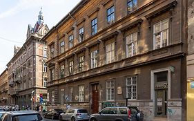 Luxurious & Spacious Central Apartment In The Kertesz Street