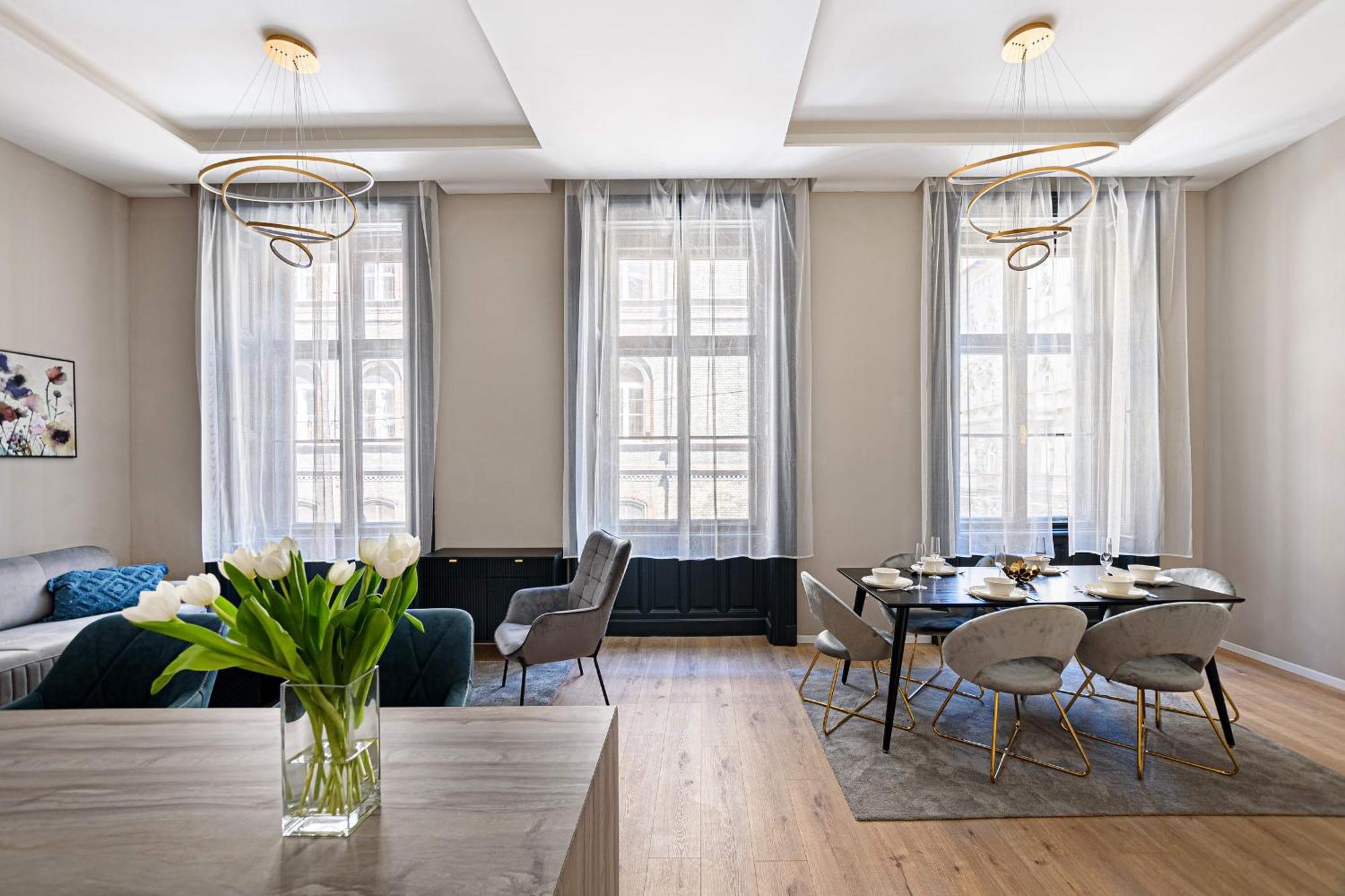 Luxurious & Spacious Central Apartment In The Kertesz Street Budapest Exterior foto